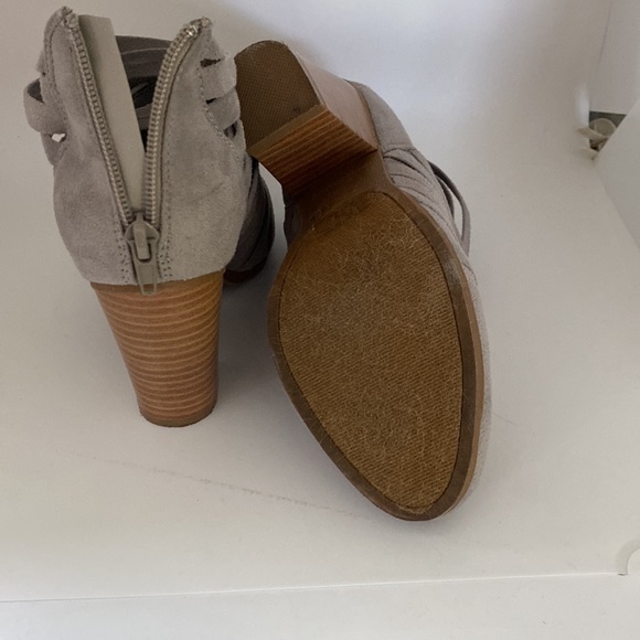 Grey Booties - Picture 4 of 4